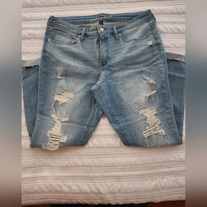 Universal Thread Light Washed Distressed Ladies jeans 14/32